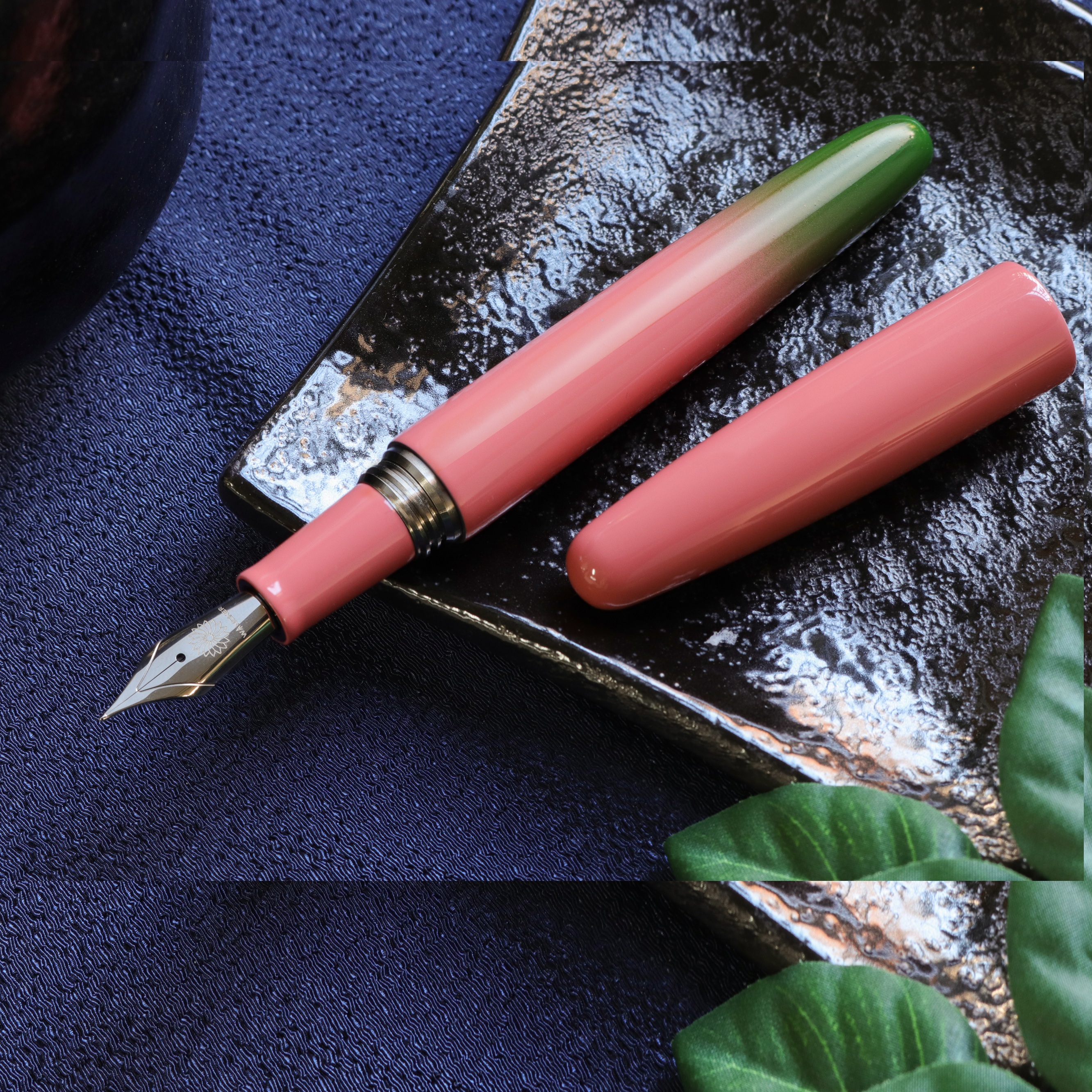Wancher Dream Pen Aizu Urushi Bokashi-nuri Tsubomi Fountain Pen