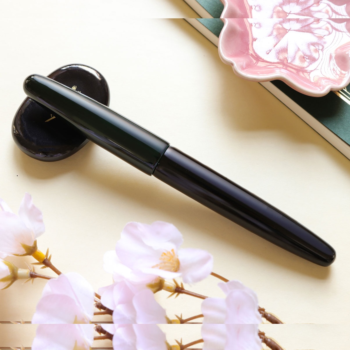Wancher Dream Pen Aizu Urushi Tamamushi-nuri Midori Fountain Pen