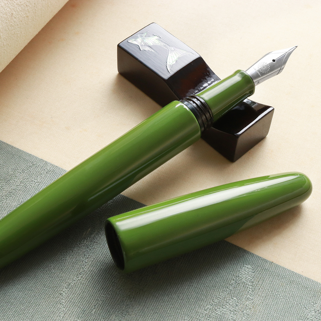 Wancher Dream Pen True Urushi Uguisu-Iro Plumo Estilográfica