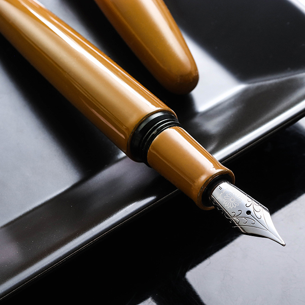 Wancher Dream Pen True Urushi Yellow Plumo Estilográfica
