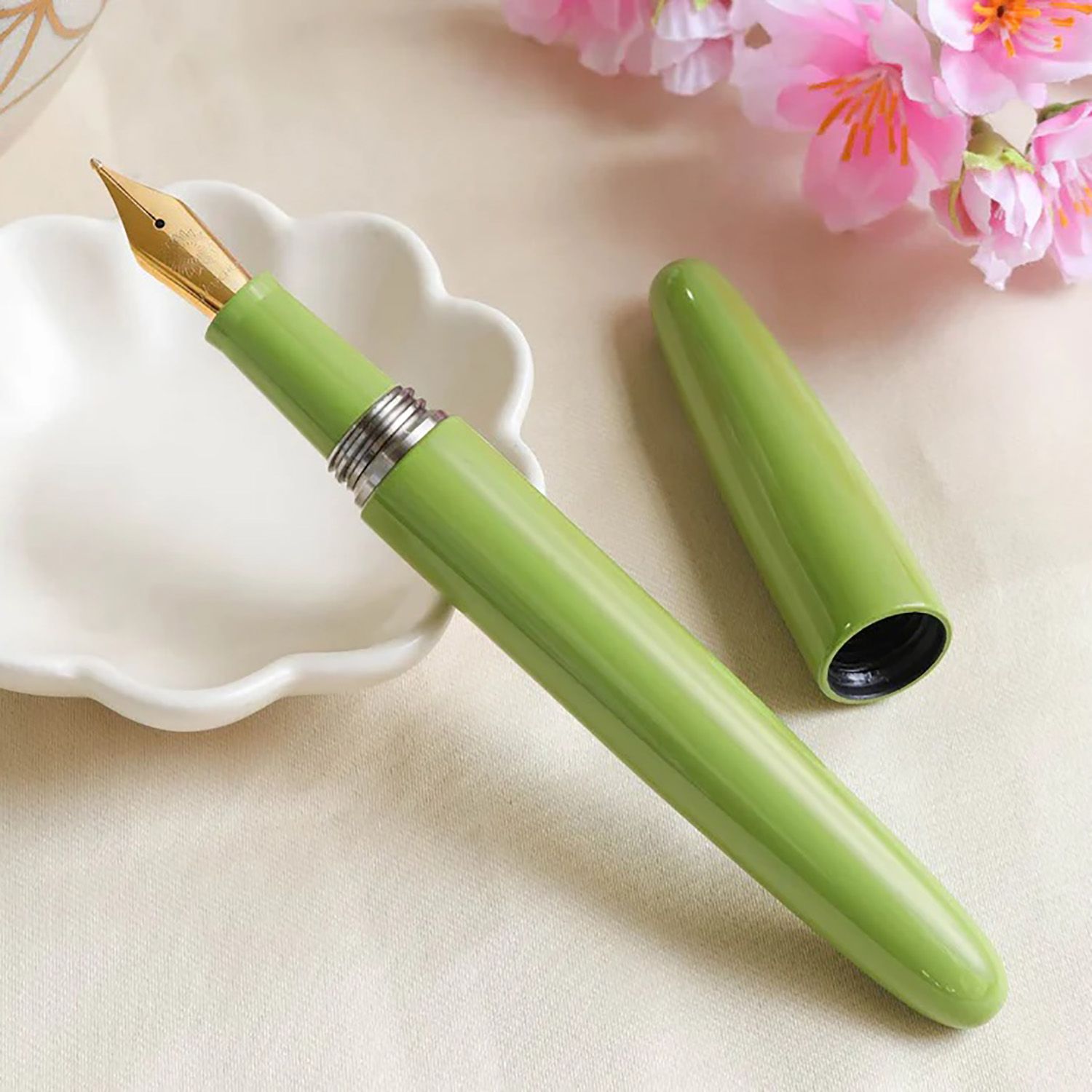 Wancher Dream Pen Kyoto Urushi Kasane-iro - Unohana Estilográfica