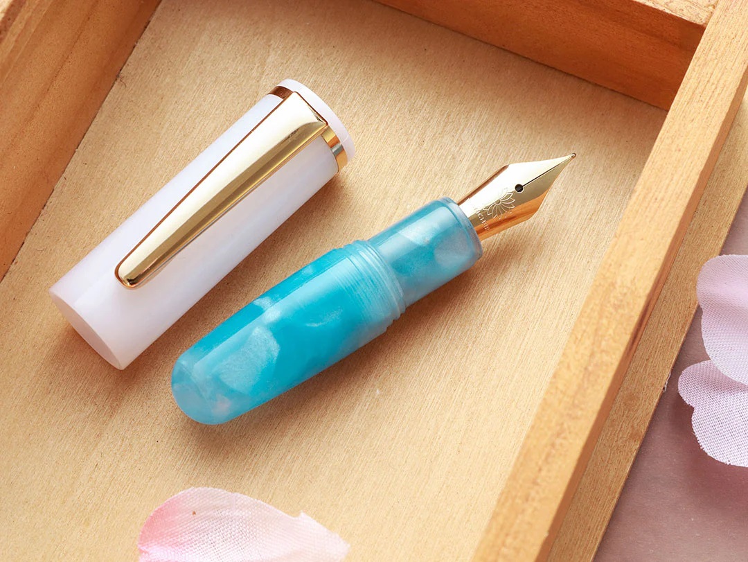 Wancher PuChiCo Arctic Blue GT Fountain Pen
