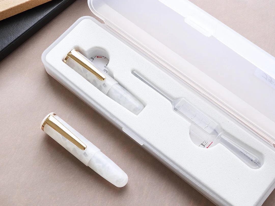 Wancher PuChiCo White Snow GT Plumo Estilográfica