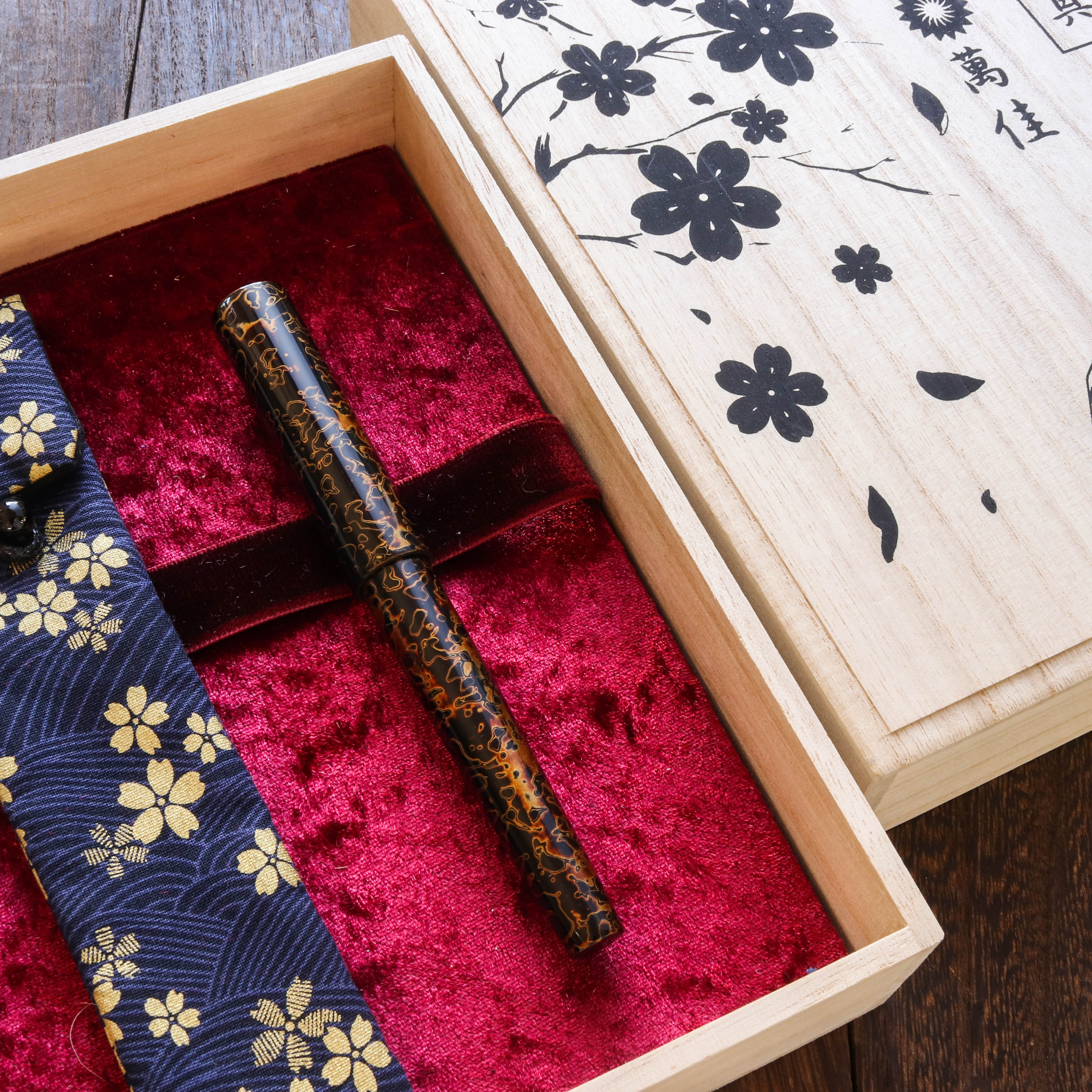 Wancher Sekai Saihi Urushi Kuro-age Original Vulpen