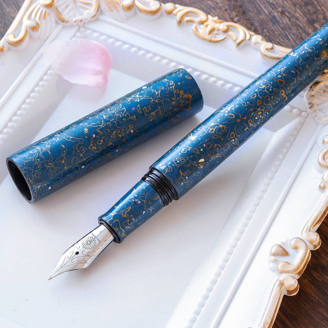 Wancher Sekai Saihi Urushi Ao-age Raden Fountain Pen