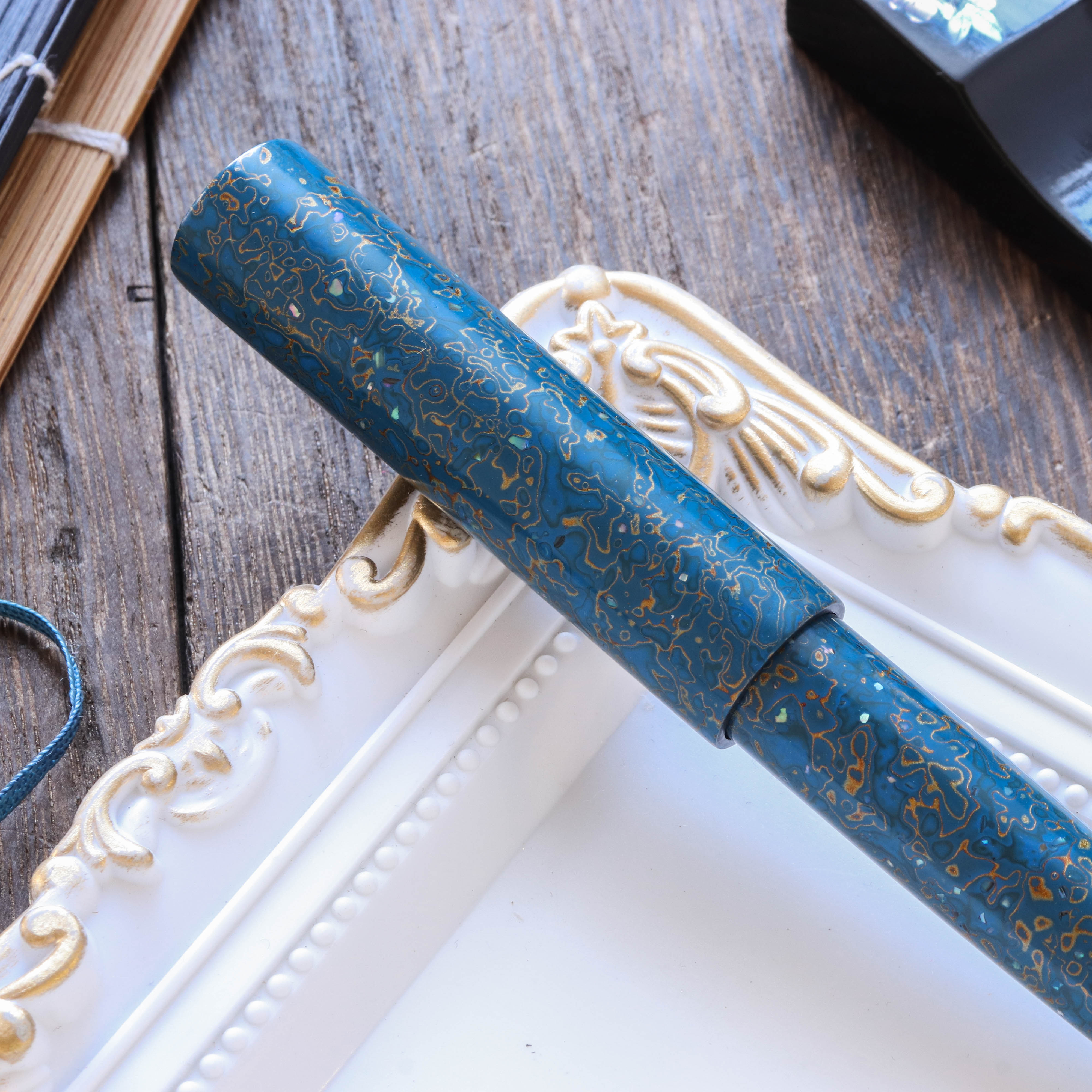 Wancher Sekai Saihi Urushi Ao-age Raden Fountain Pen