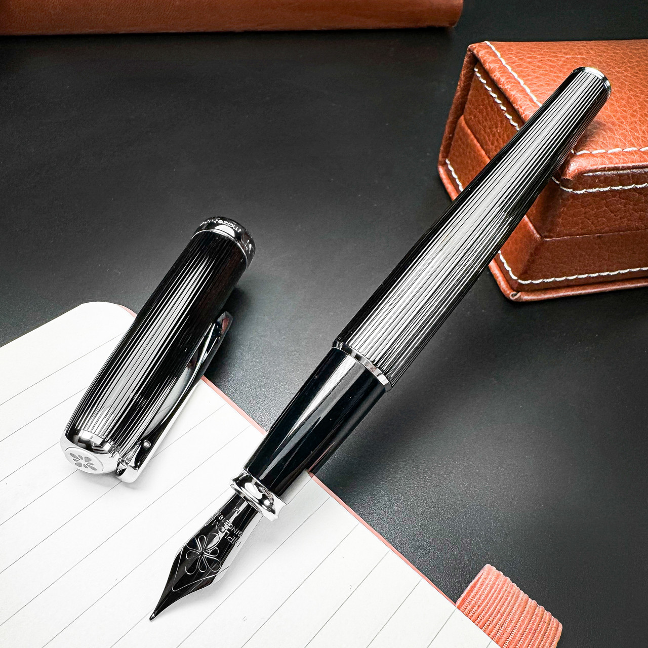 Stylo à bille Diplomat Excellence A Guilloche PVD Noir/Chrome