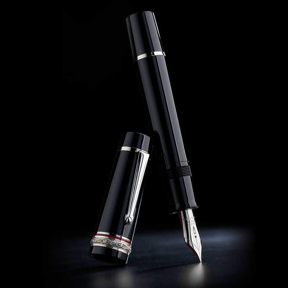 Delta Magnifica Oversize ST Fountain pen