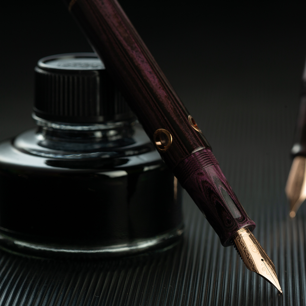 Nahvalur Nautilus Stylophora Berry RGT Fountain Pen