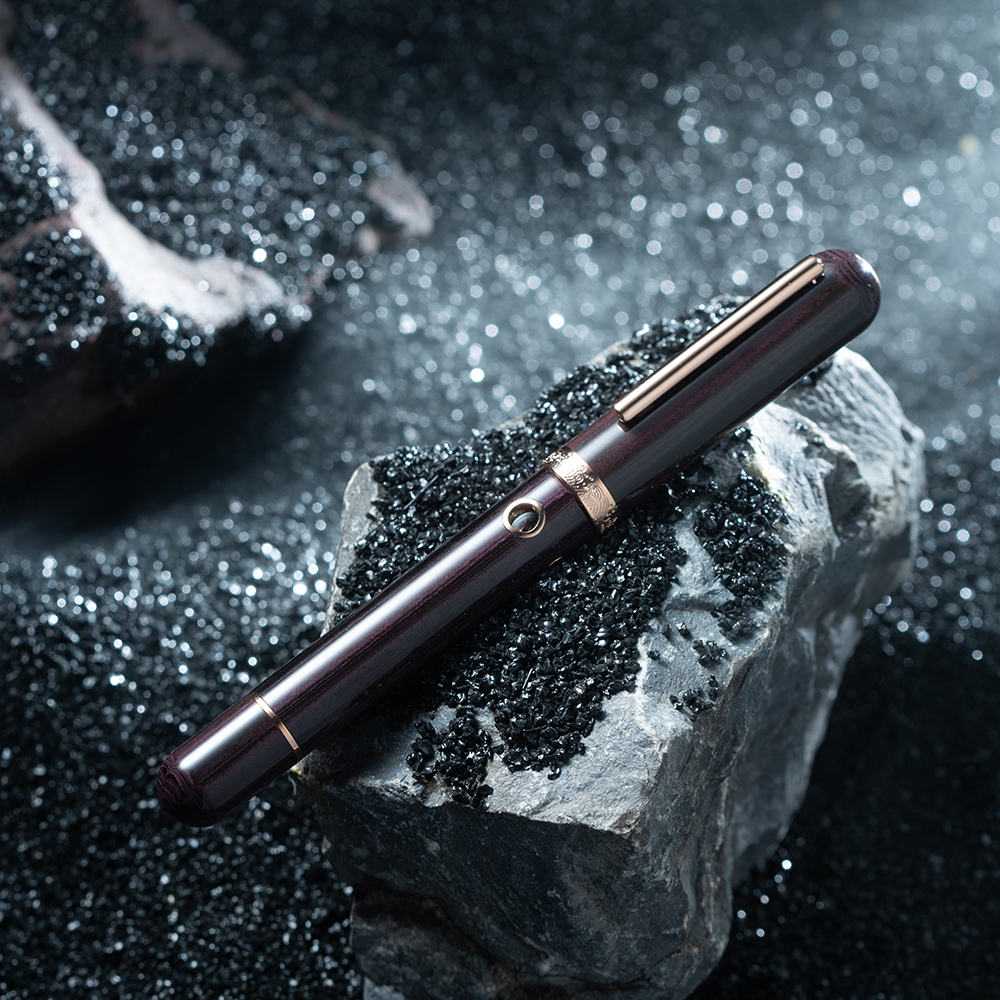 Nahvalur Nautilus Stylophora Berry RGT Fountain Pen