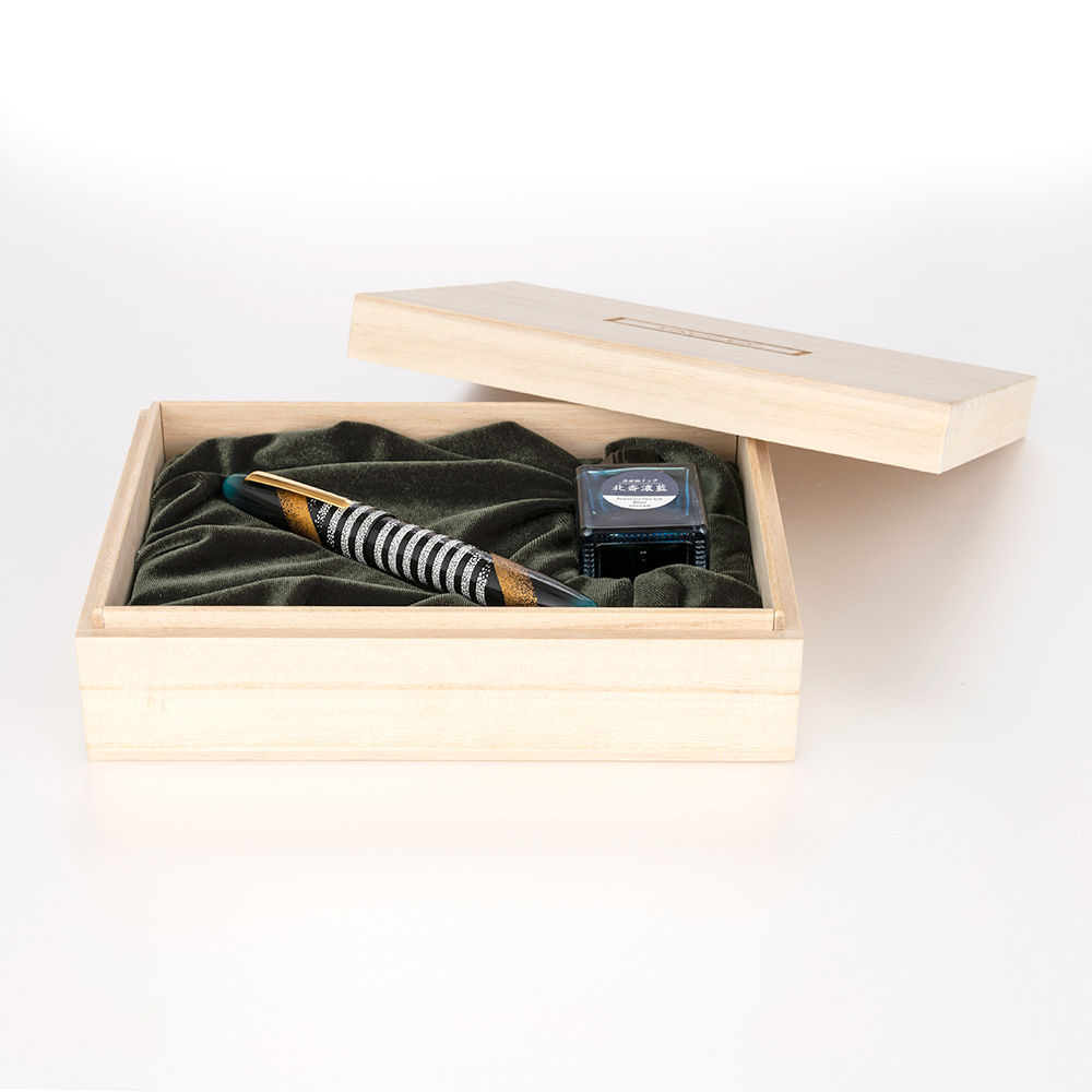 Taccia New Kazae Seasonal Western Wind Fountain pen