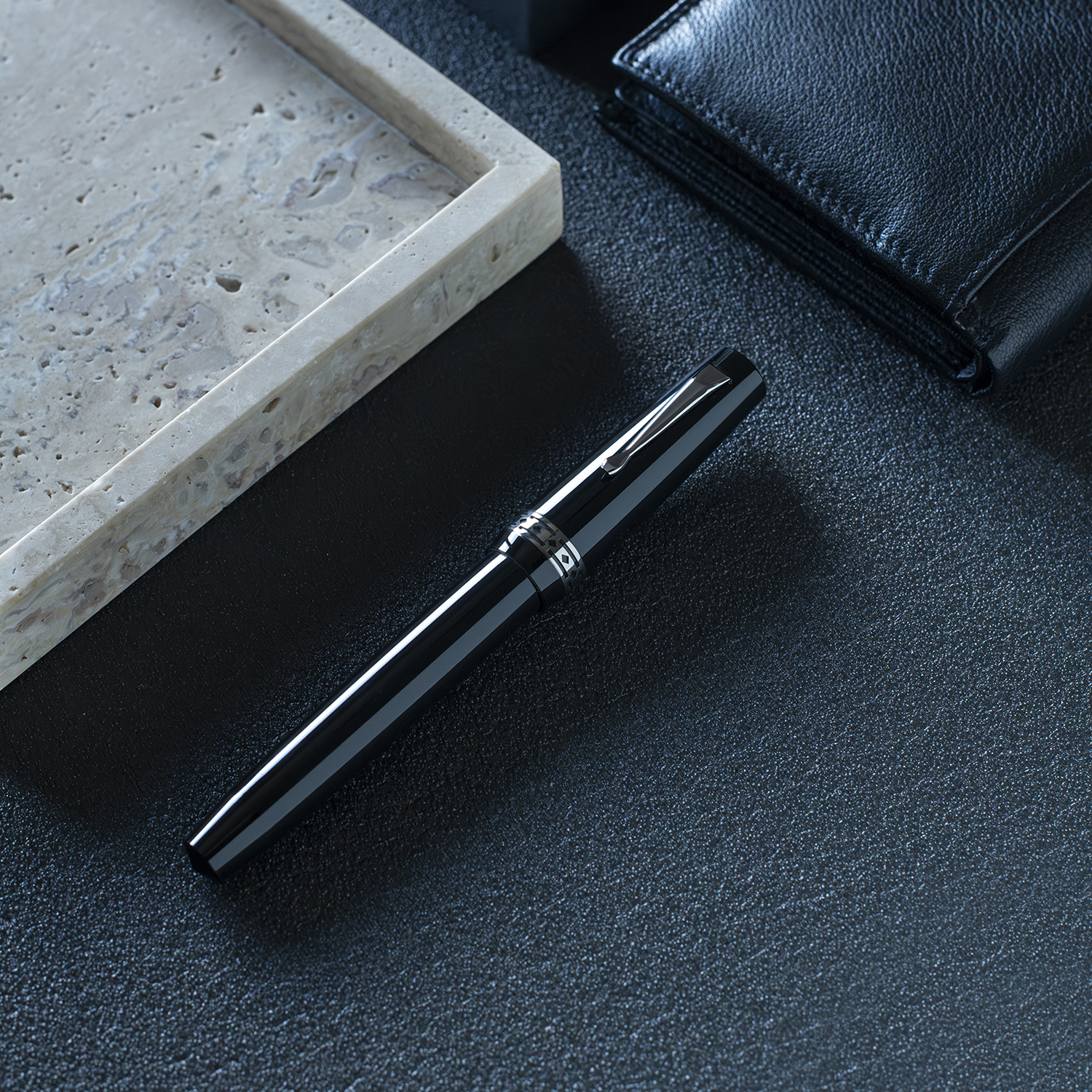 Radius Settimo Nero Essenza Lucido RT Fountain pen