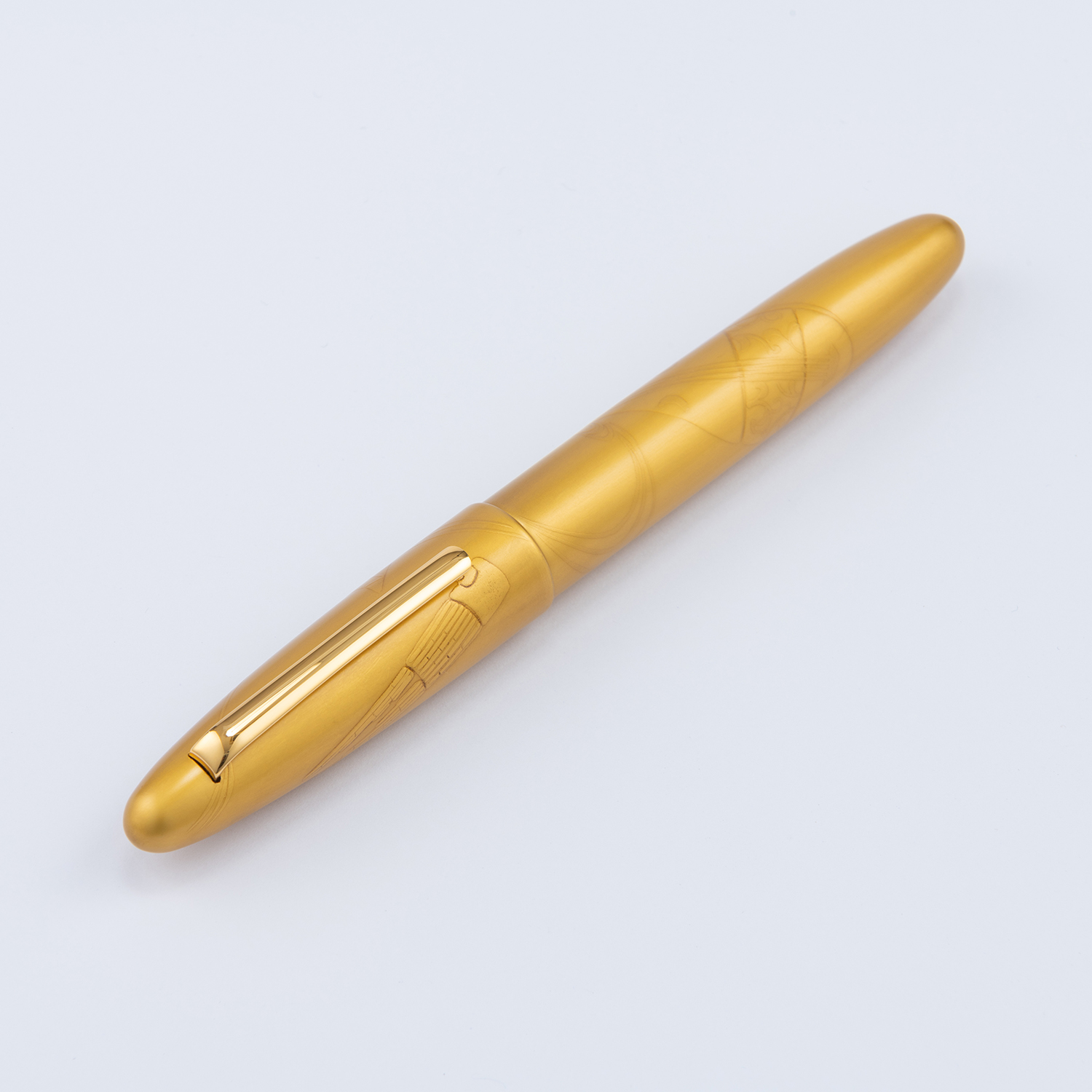 Taccia Kin-ji Maki-e Urushi Gyoku-in Biwa Fountain pen