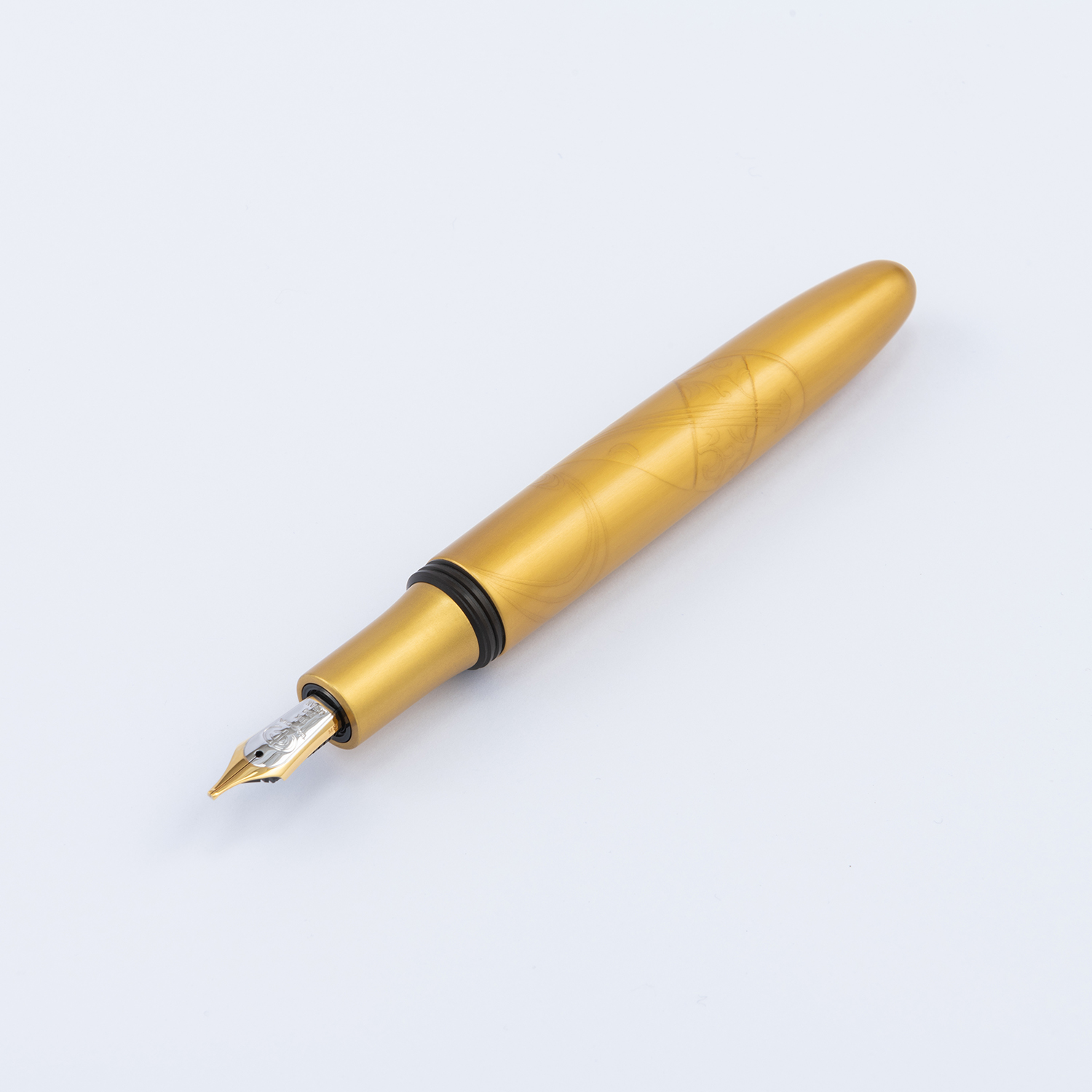 Taccia Kin-ji Maki-e Urushi Gyoku-in Biwa Fountain pen
