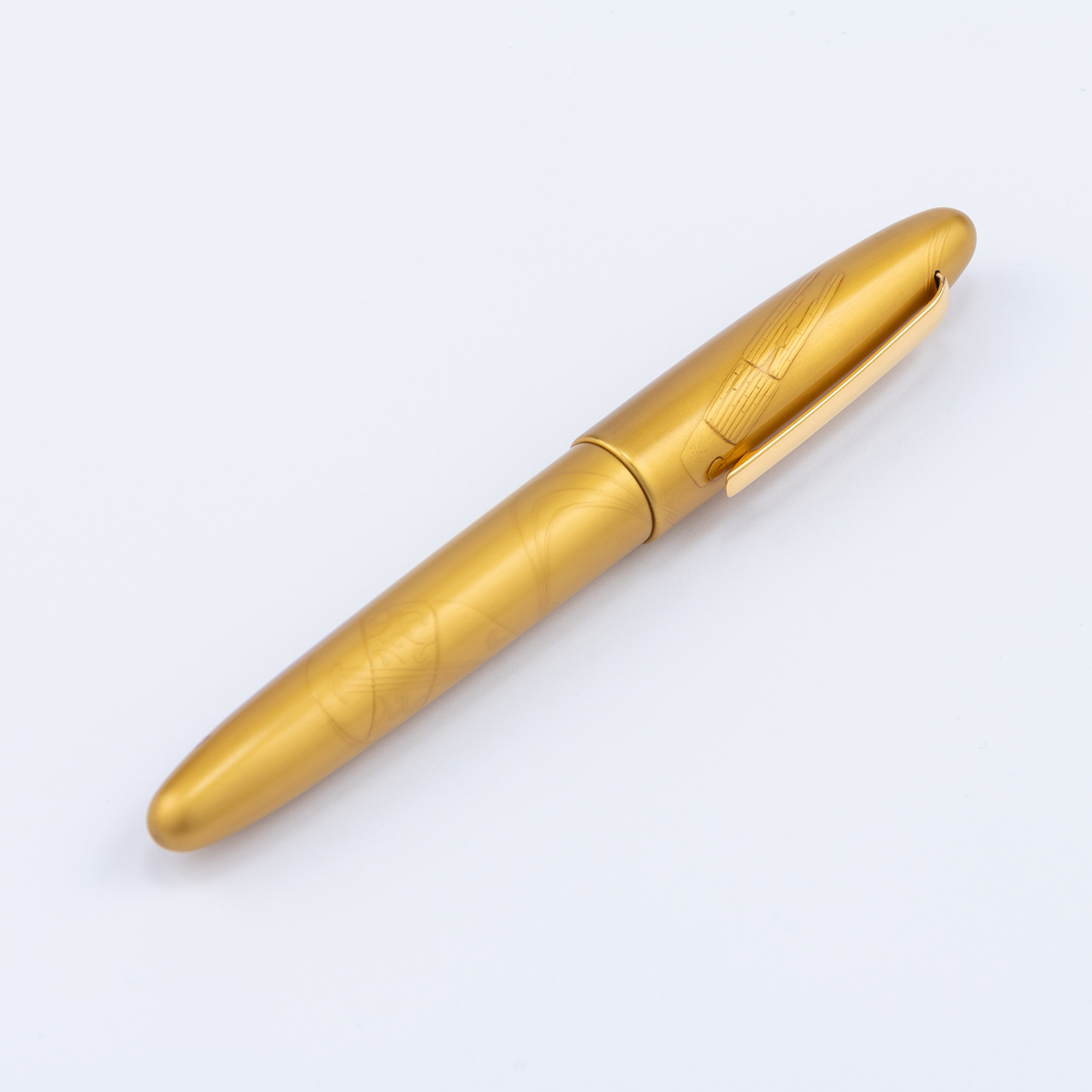 Taccia Kin-ji Maki-e Urushi Gyoku-in Biwa Fountain pen