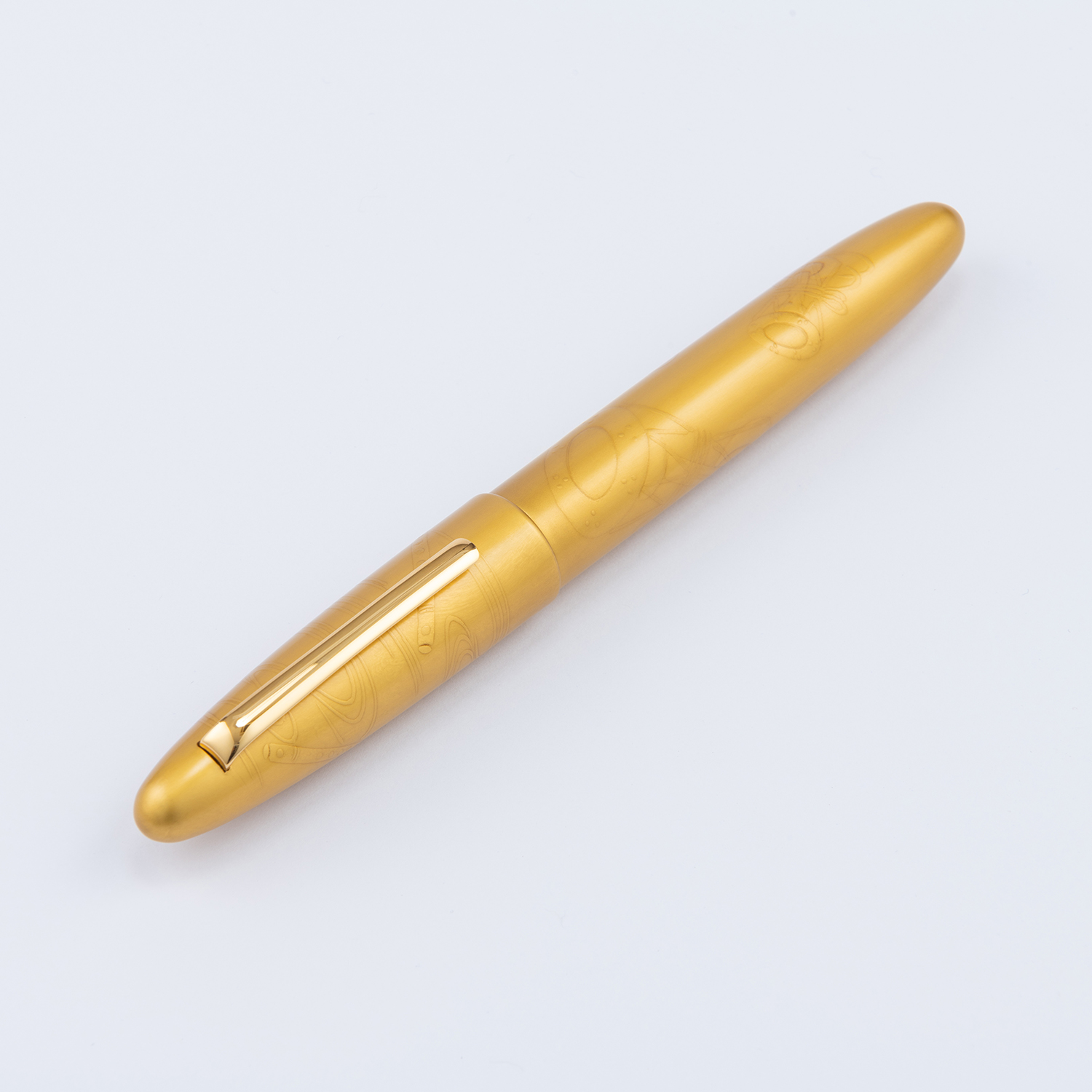 Taccia Kin-ji Maki-e Urushi Gyoku-in Biwa Fountain pen