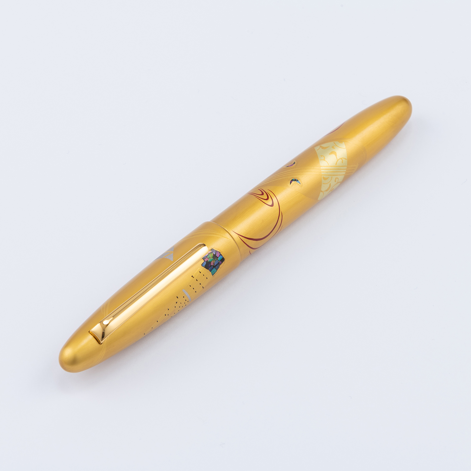 Taccia Kin-ji Maki-e Urushi Gyoku-in Biwa Fountain pen